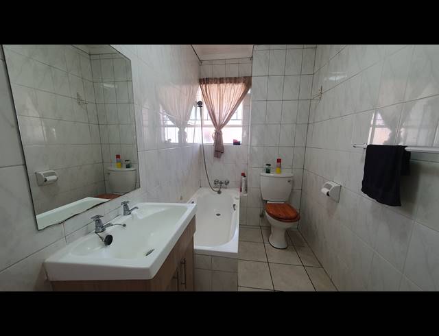 2 BEDROOM SECTIONAL TITLE FOR SALE IN NEW REDRUTH